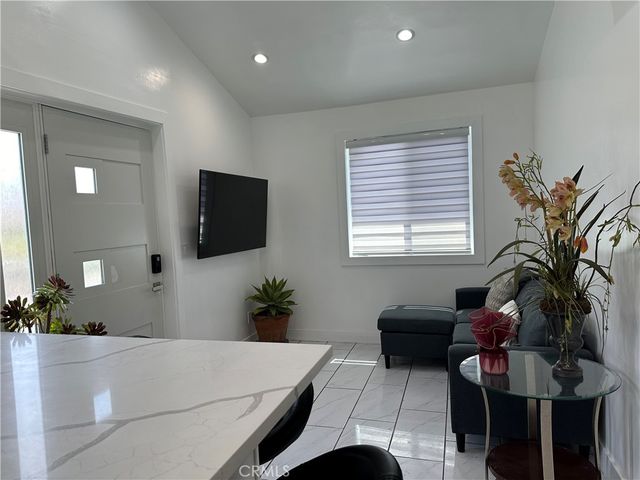 7013 Bellaire, North Hollywood, CA 91605