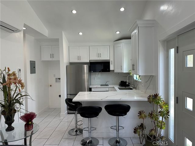 7013 Bellaire, North Hollywood, CA 91605