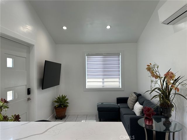 7013 Bellaire, North Hollywood, CA 91605