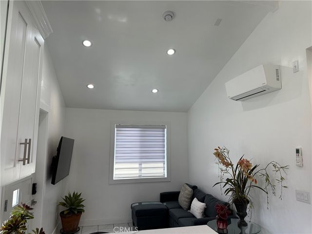 7013 Bellaire, North Hollywood, CA 91605