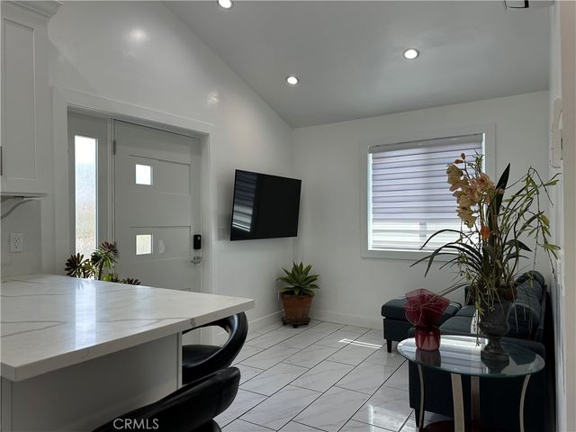 7013 Bellaire, North Hollywood, CA 91605