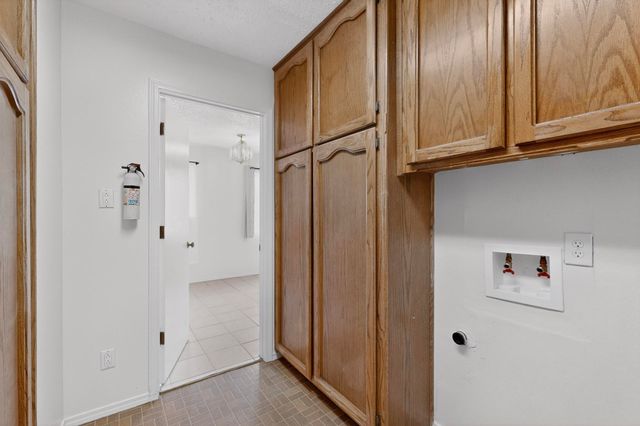 3825 Altez Street NE, Albuquerque, NM 87111