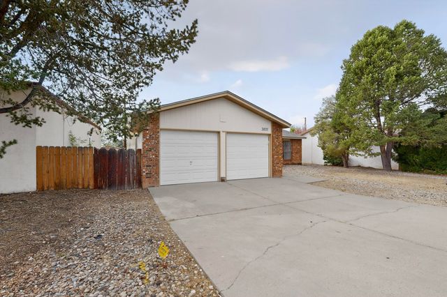 3825 Altez Street NE, Albuquerque, NM 87111