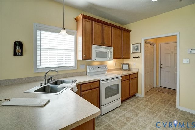 7425 Settlers Ridge Ct, Henrico, VA 23231