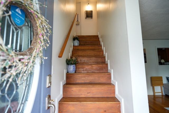 87 Berkshire Dr, Westfield, MA 01085