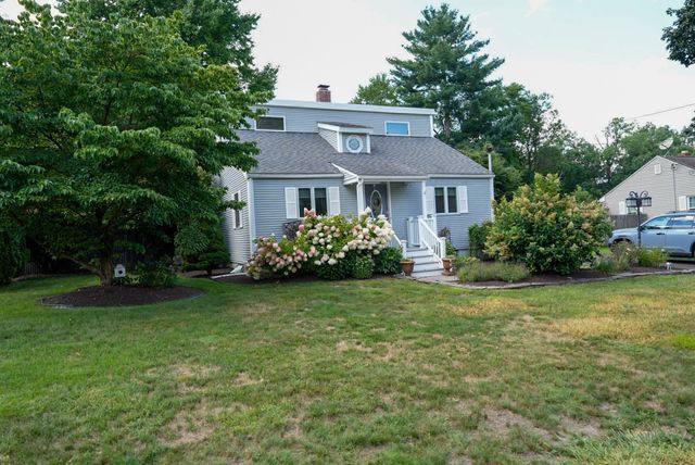 87 Berkshire Dr, Westfield, MA 01085