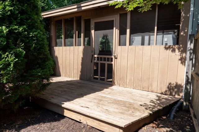 87 Berkshire Dr, Westfield, MA 01085