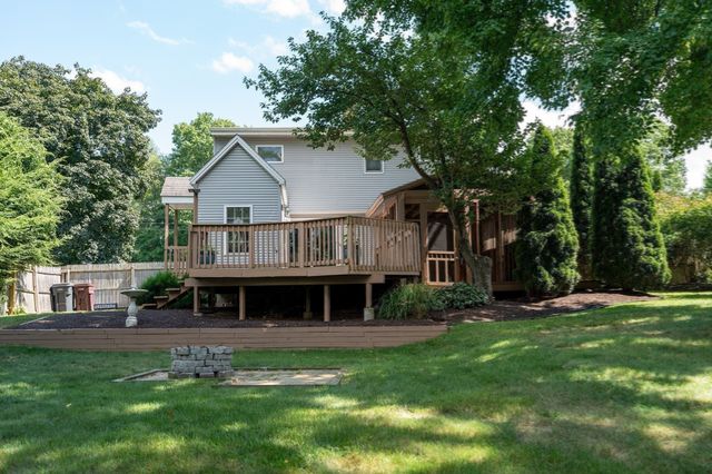 87 Berkshire Dr, Westfield, MA 01085