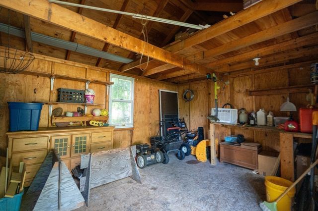 87 Berkshire Dr, Westfield, MA 01085