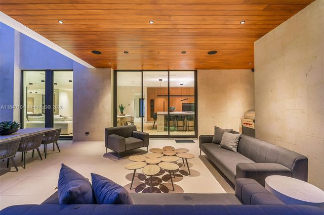 3860 Little Ave, Miami, FL 33133