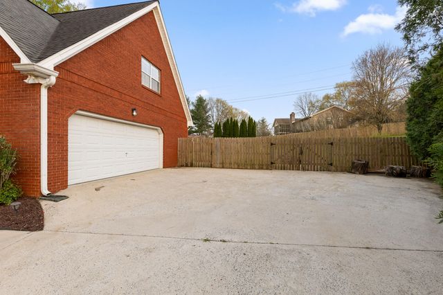 6900 Snow View Lane, Ooltewah, TN 37363
