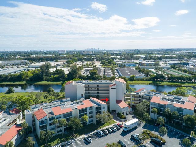 2322 S Cypress Bend Drive 411, Pompano Beach, FL 33069