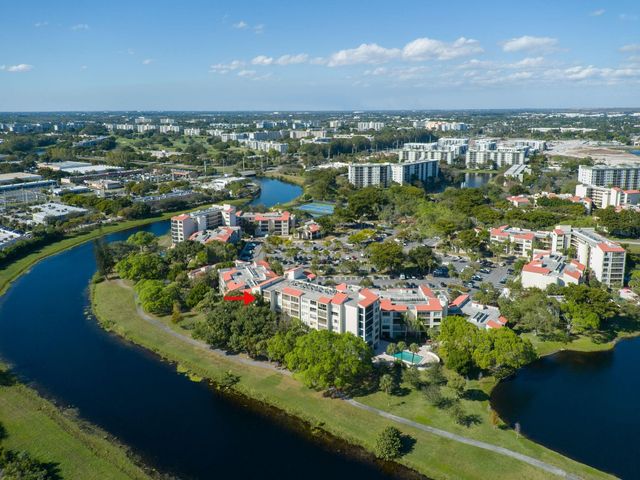2322 S Cypress Bend Drive 411, Pompano Beach, FL 33069