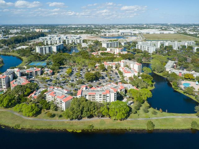 2322 S Cypress Bend Drive 411, Pompano Beach, FL 33069