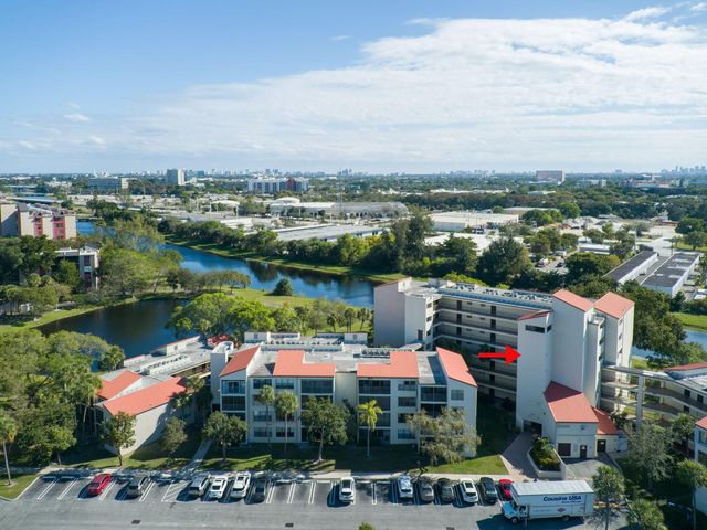 2322 S Cypress Bend Drive 411, Pompano Beach, FL 33069