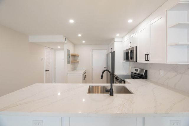 2322 S Cypress Bend Drive 411, Pompano Beach, FL 33069