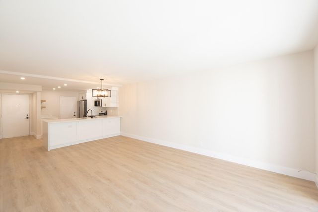 2322 S Cypress Bend Drive 411, Pompano Beach, FL 33069