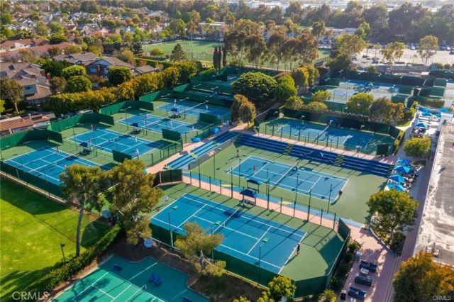 11 Lafayette Court, Manhattan Beach, CA 90266