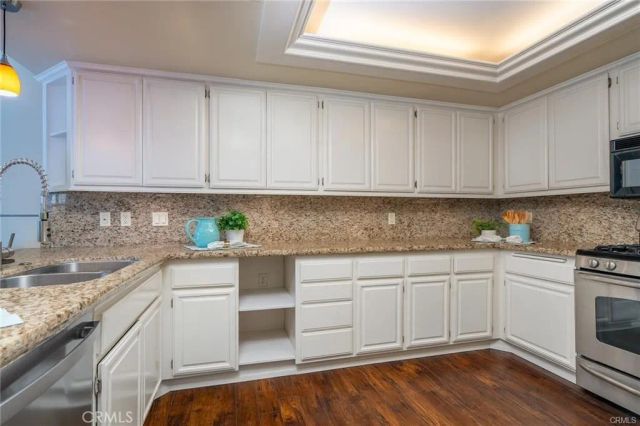 11 Lafayette Court, Manhattan Beach, CA 90266