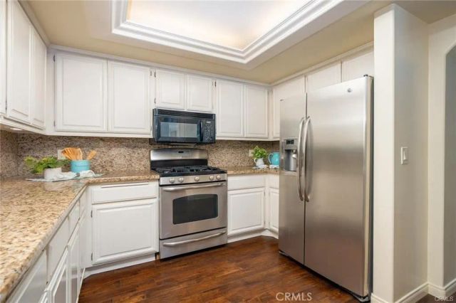 11 Lafayette Court, Manhattan Beach, CA 90266