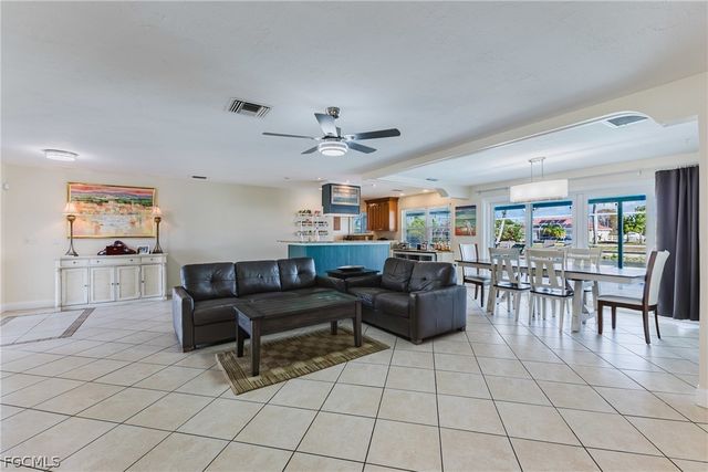 2213 NE 4th ST, Cape Coral, FL 33909