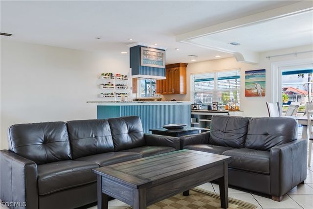 2213 NE 4th ST, Cape Coral, FL 33909