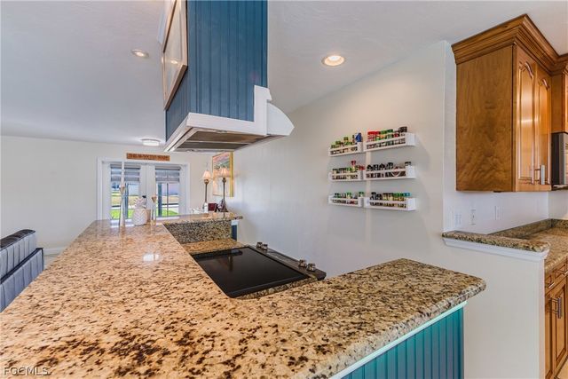 2213 NE 4th ST, Cape Coral, FL 33909