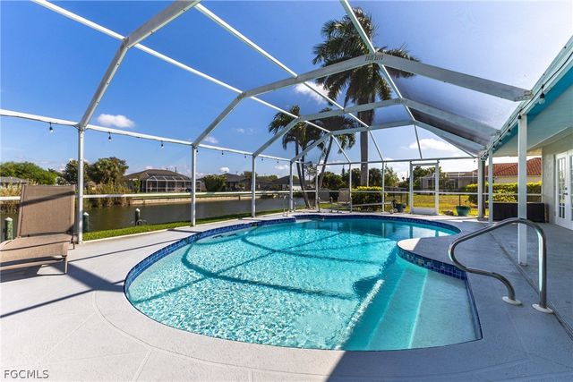 2213 NE 4th ST, Cape Coral, FL 33909