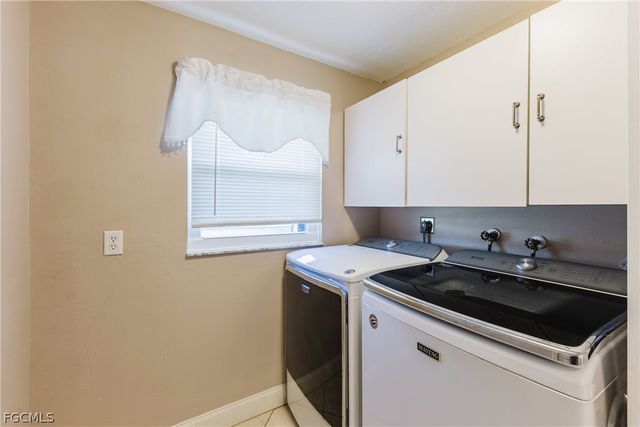 2213 NE 4th ST, Cape Coral, FL 33909