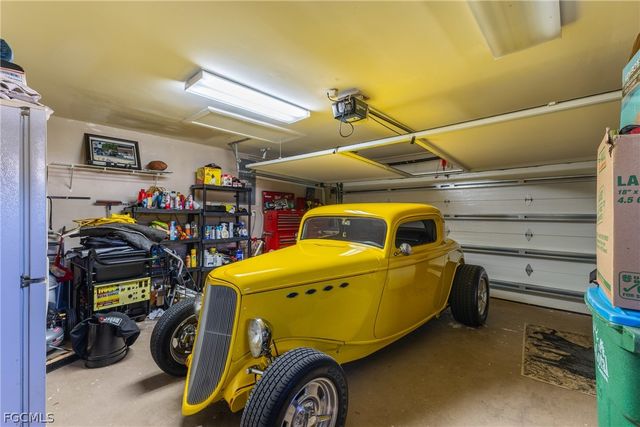 2213 NE 4th ST, Cape Coral, FL 33909