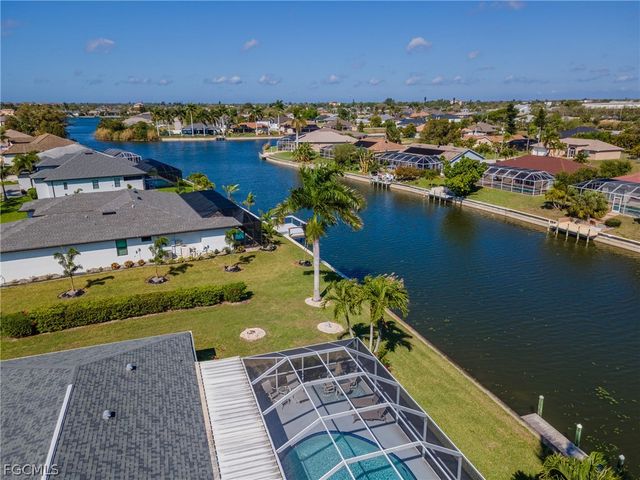 2213 NE 4th ST, Cape Coral, FL 33909