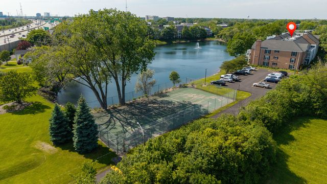 5500 Carriageway Drive 309, Rolling Meadows, IL 60008