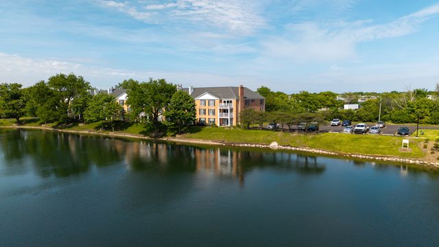 5500 Carriageway Drive 309, Rolling Meadows, IL 60008