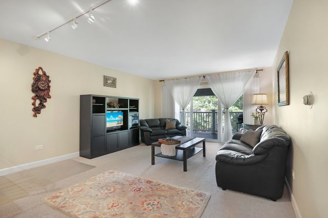 5500 Carriageway Drive 309, Rolling Meadows, IL 60008