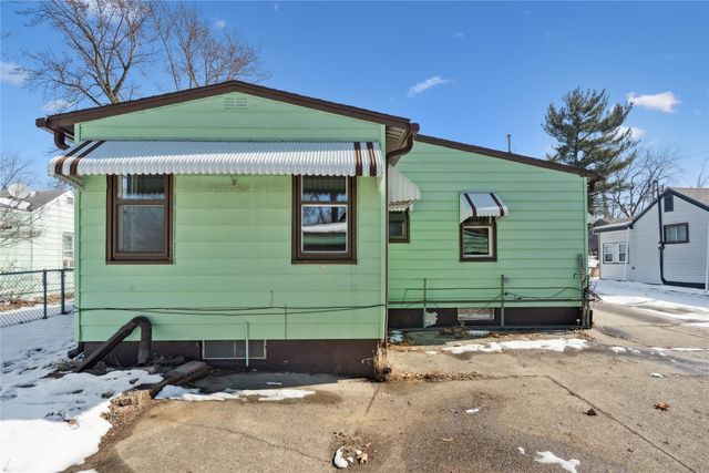 1300 E 34th Street, Des Moines, IA 50317