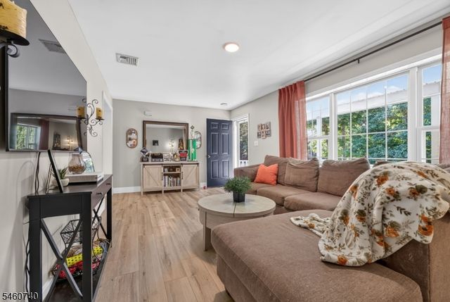3 High View St, Lebanon Twp., NJ 07830