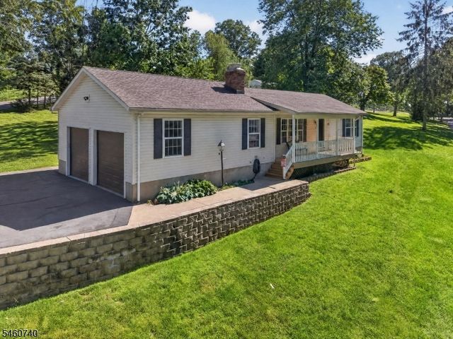 3 High View St, Lebanon Twp., NJ 07830