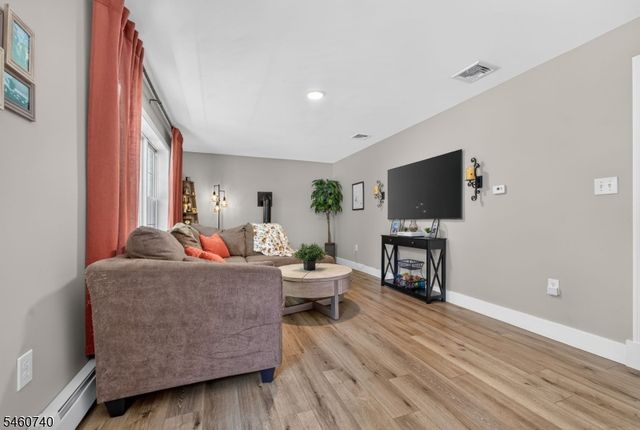 3 High View St, Lebanon Twp., NJ 07830