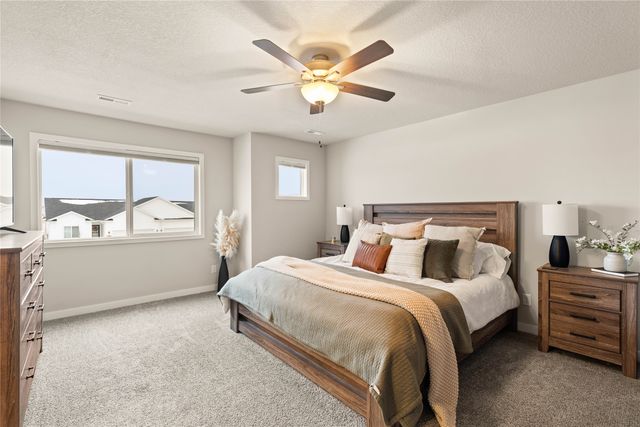 1601 NW Driftwood Drive, Ankeny, IA 50023