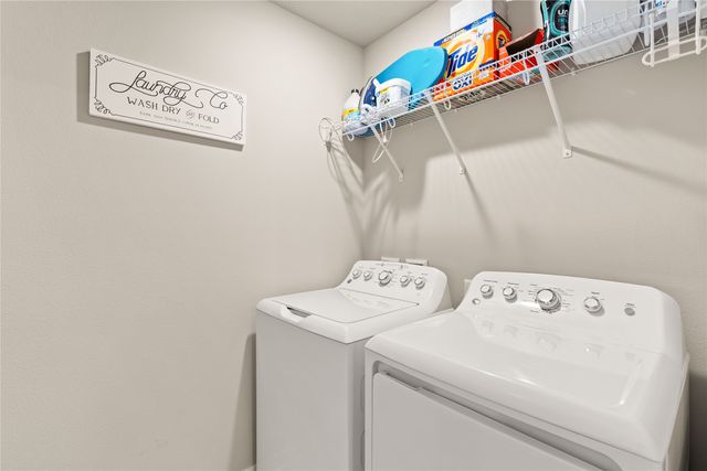 1601 NW Driftwood Drive, Ankeny, IA 50023