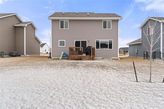 1601 NW Driftwood Drive, Ankeny, IA 50023