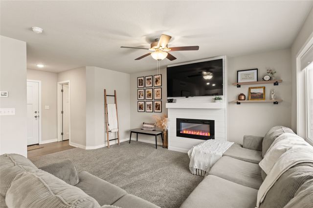 1601 NW Driftwood Drive, Ankeny, IA 50023