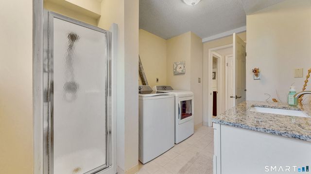 36 Ponderosa Lane, Newington, CT 06111
