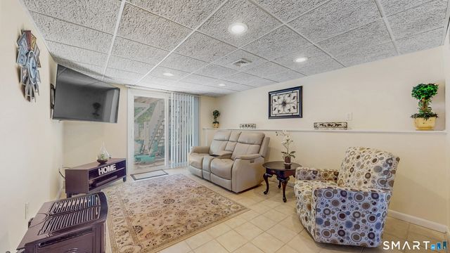 36 Ponderosa Lane, Newington, CT 06111