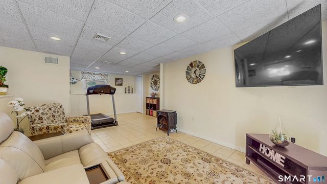 36 Ponderosa Lane, Newington, CT 06111