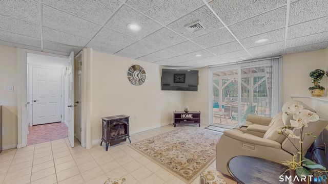 36 Ponderosa Lane, Newington, CT 06111