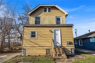 3992 E 26th Street 1/DN, Newburgh Heights, OH 44105