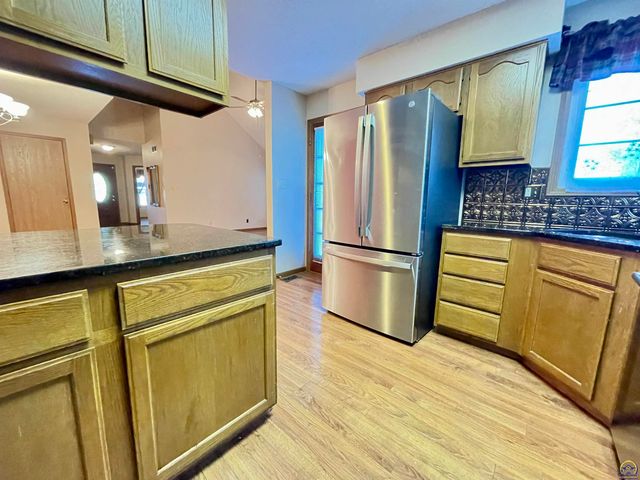 3572 SW Willow Brook DR, Topeka, KS 66614