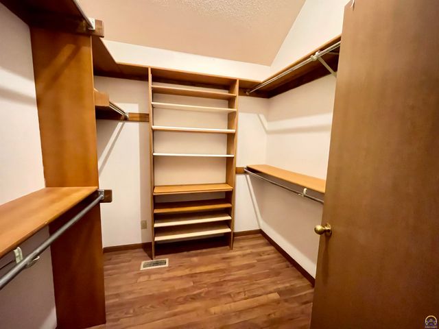 3572 SW Willow Brook DR, Topeka, KS 66614