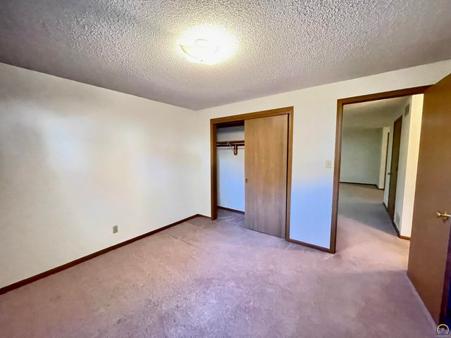 3572 SW Willow Brook DR, Topeka, KS 66614